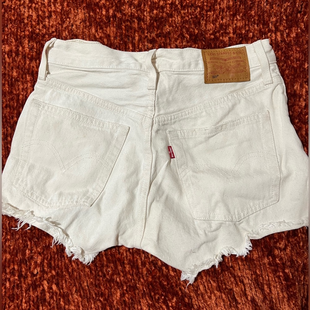 Off white Levi 501 shorts, size 25. Only worn once!